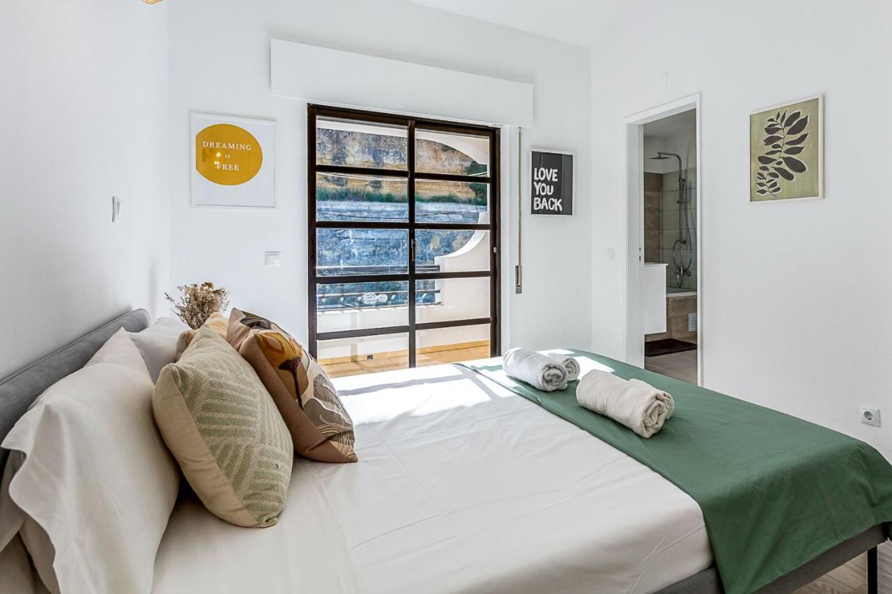 קארבואירו Sunny Duplex W/ Pool & Balcony By Lovelystay מראה חיצוני תמונה
