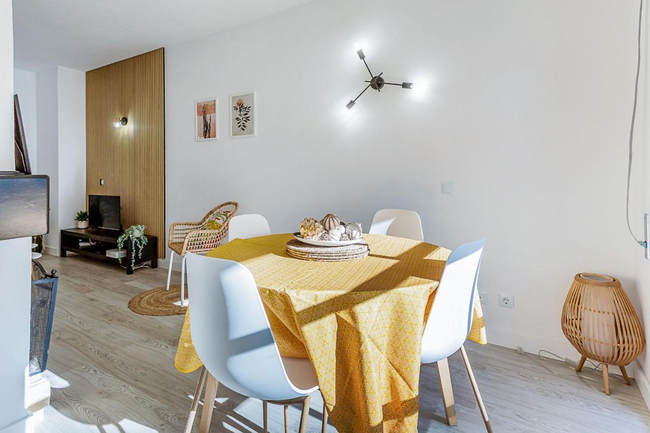 קארבואירו Sunny Duplex W/ Pool & Balcony By Lovelystay מראה חיצוני תמונה