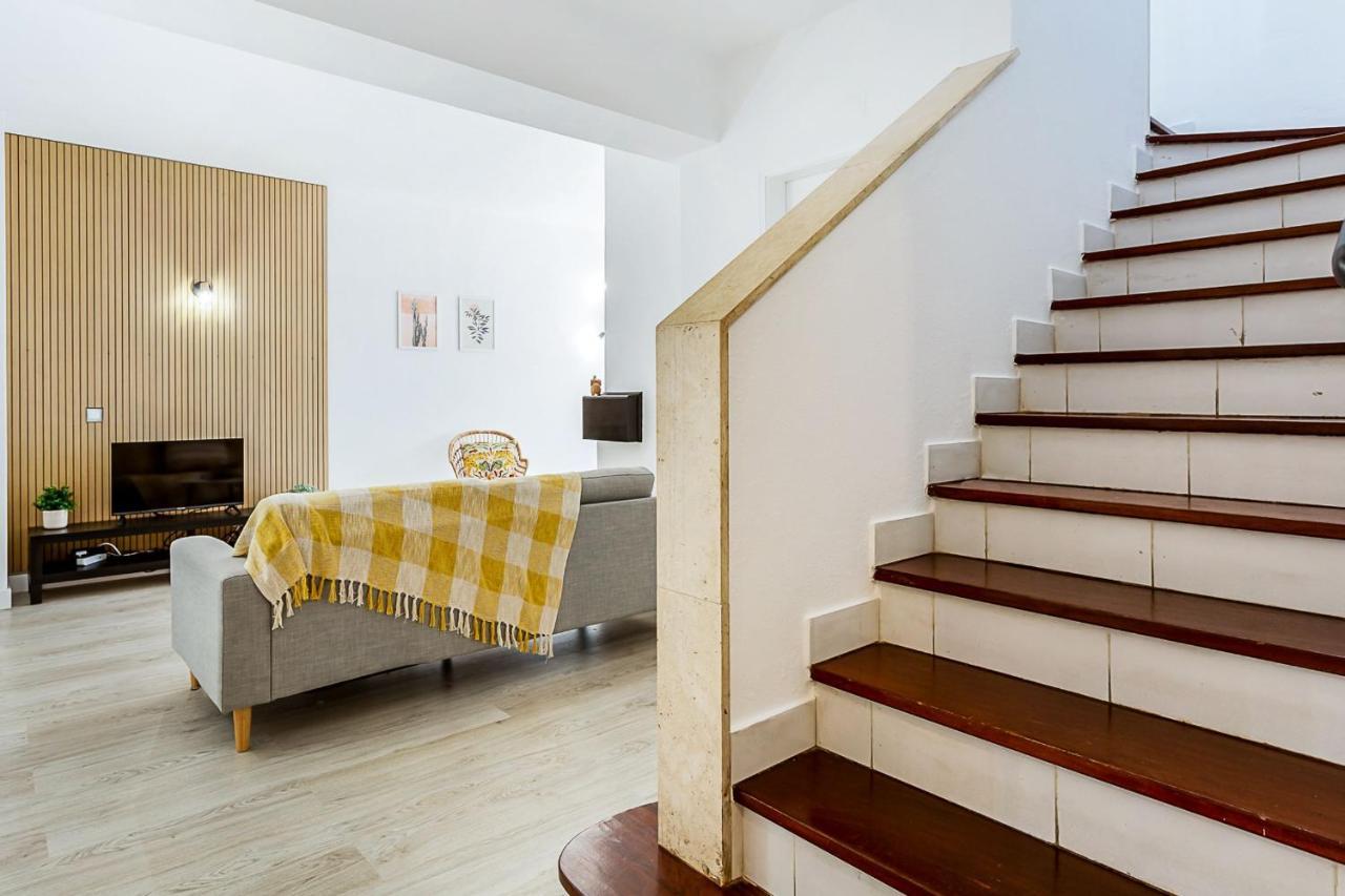 קארבואירו Sunny Duplex W/ Pool & Balcony By Lovelystay מראה חיצוני תמונה