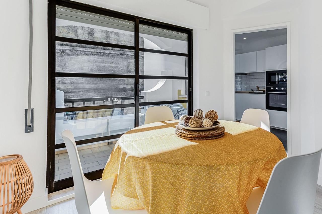 קארבואירו Sunny Duplex W/ Pool & Balcony By Lovelystay מראה חיצוני תמונה